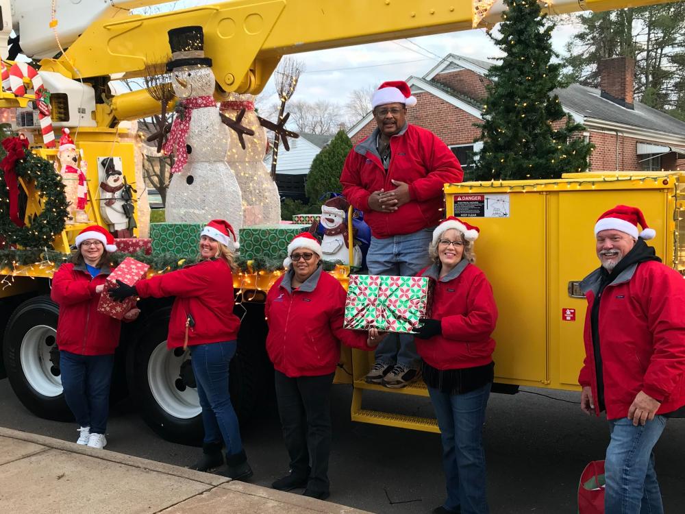 REC Brightens Up the Culpeper Christmas Parade myrec